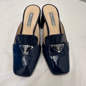 PRADA Women's navy blue Patent Leather Loafer Mules - Royal